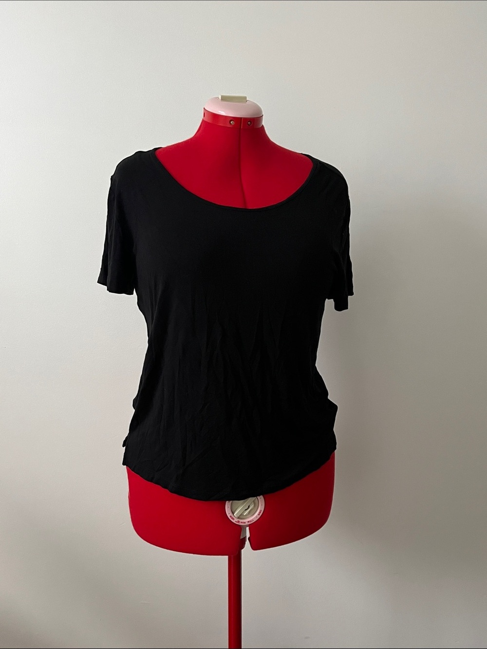 Banana Republic Black Short Sleeve Scoop Neck Tee